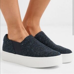 GUC Vince Black and White Slip-On Sneakers. Size 9